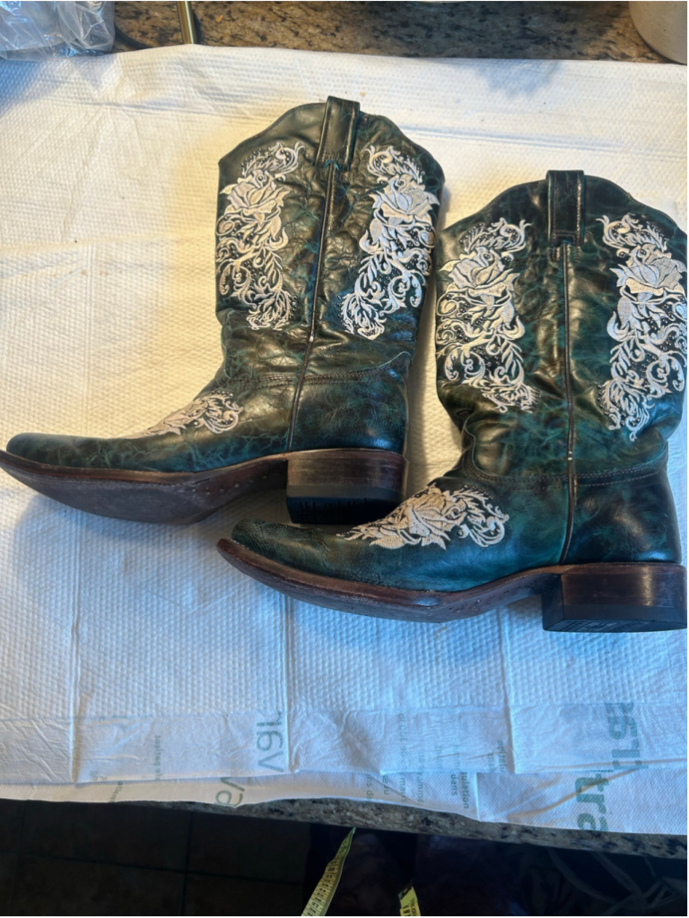 VTG Corral Western Rodeo Cowgirl Boots Green White Floral Embroidery 11M